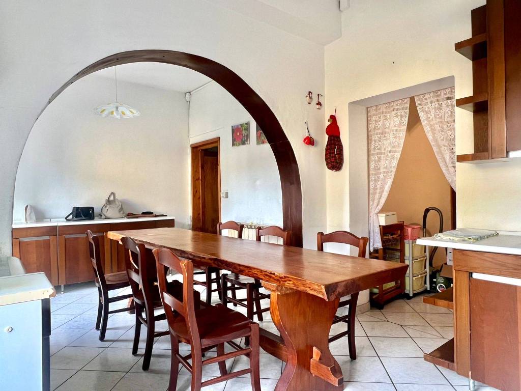 Appartamento a Verbania in Viale Giuseppe Azari, 156 - Foto 2