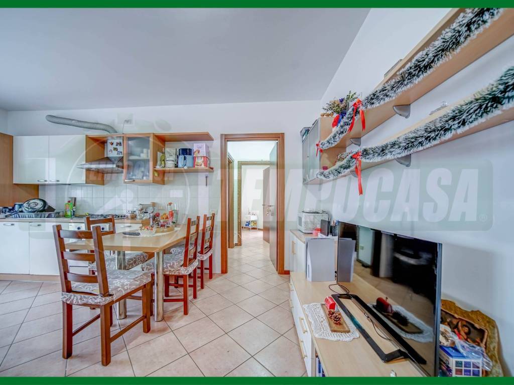 Appartamento a Gallarate in Via monteleone - Foto 2