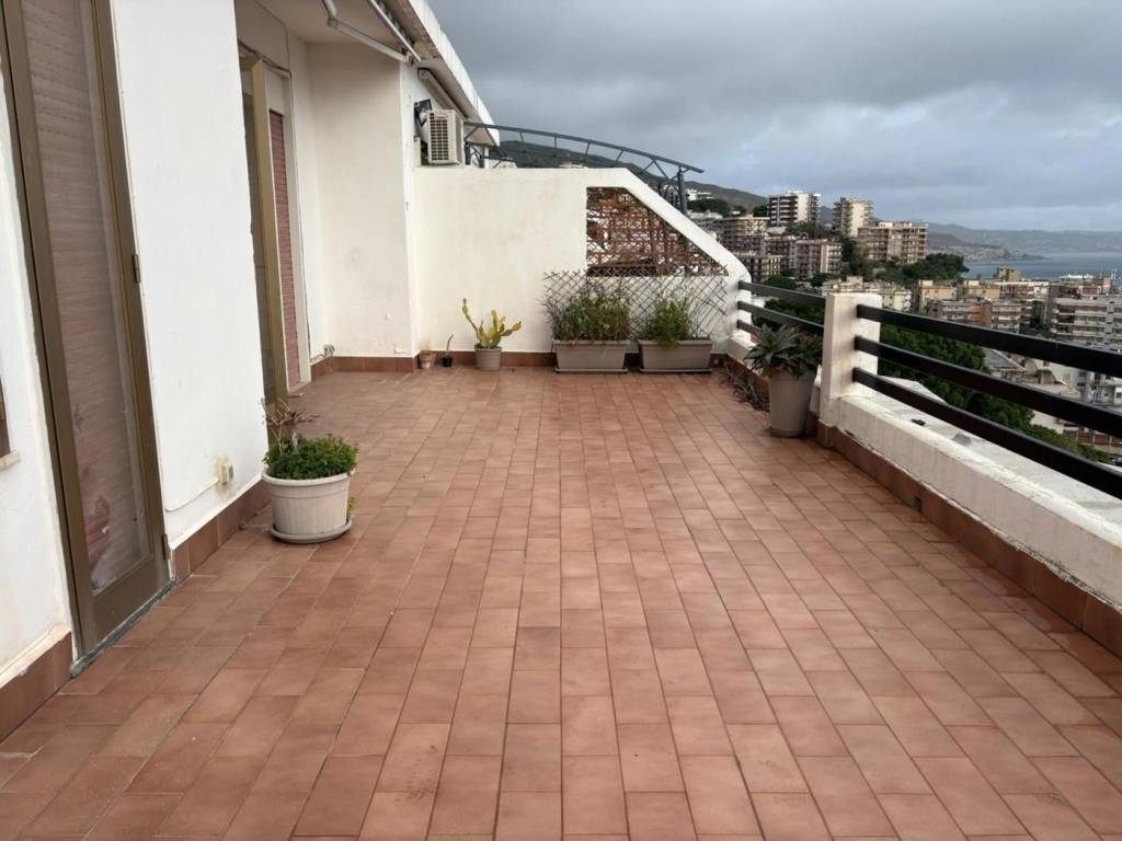 Attico / mansarda a Messina in Viale Regina Elena, 363/A - Foto 5