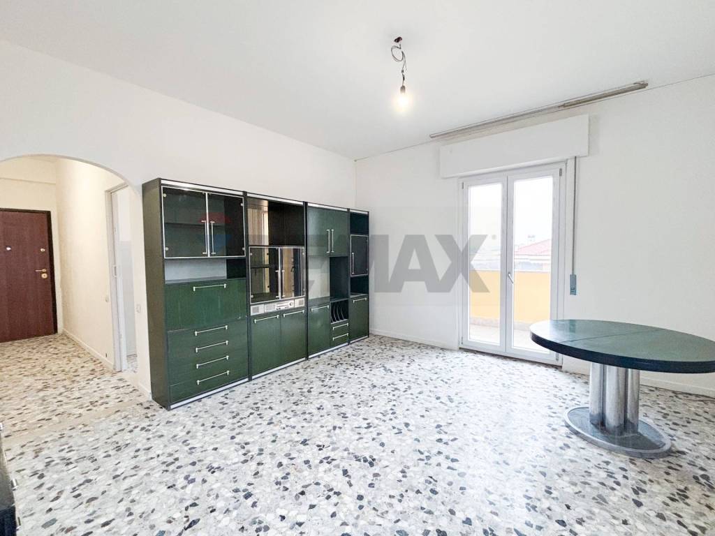 Appartamento a Parabiago in via De Amicis, 4 - Foto 2