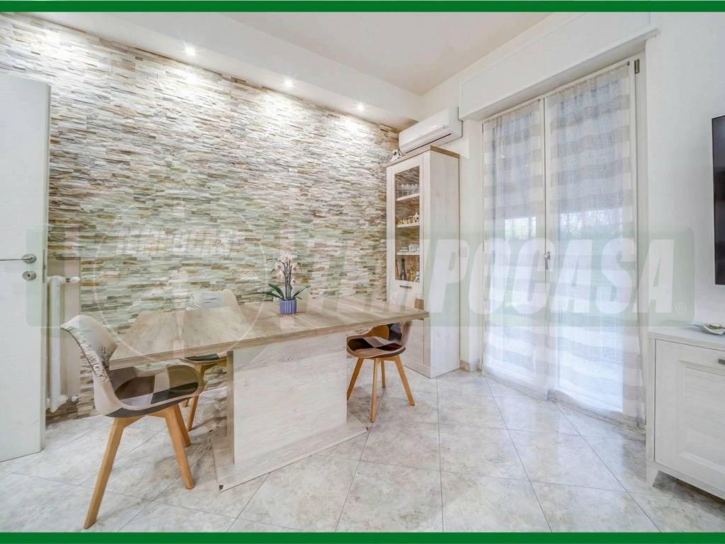 Appartamento a Gallarate in Via CAPPELLINI - Foto 5