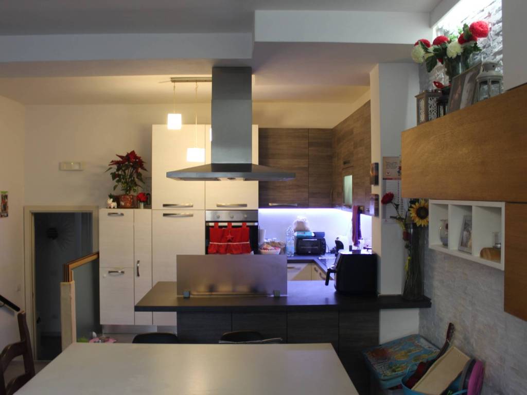 Appartamento a Poggibonsi in Via Dante Alighieri - Foto 4