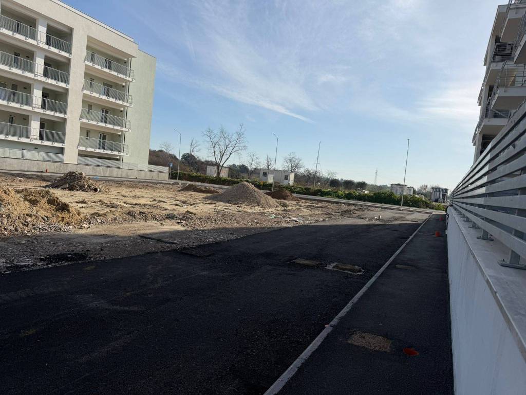 Appartamento a Pomezia in Via Pratica di Mare, 45 - Foto 2