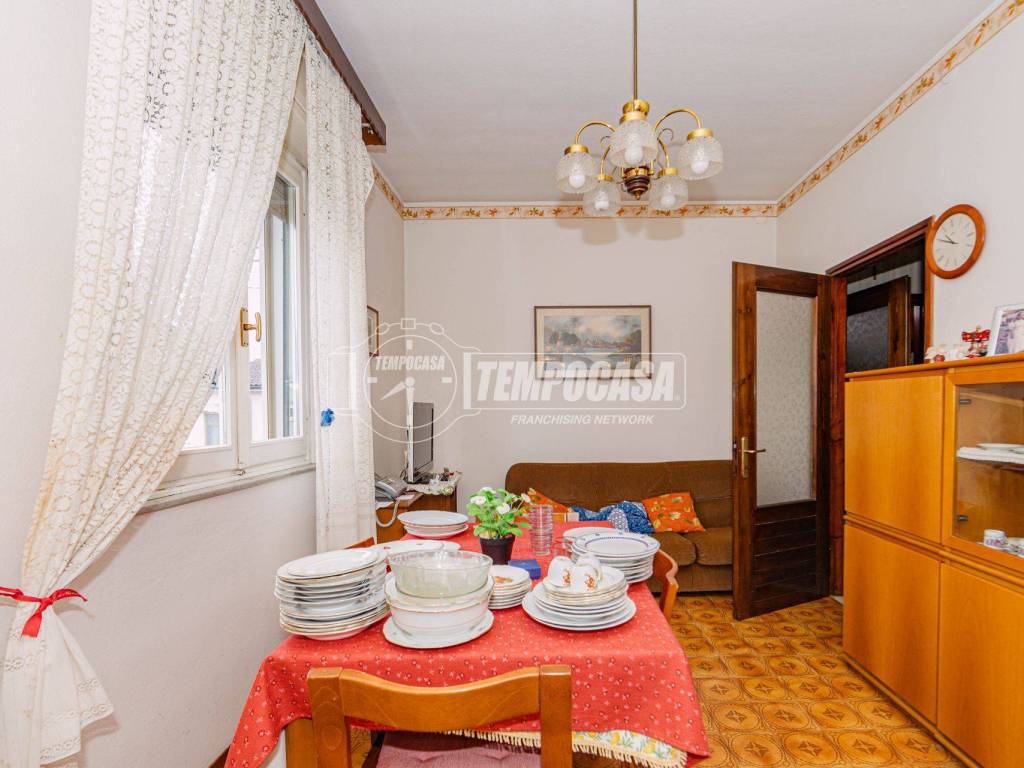 Villa a Sannazzaro de' burgondi in Via Alessandro Manzoni 14 - Foto 2