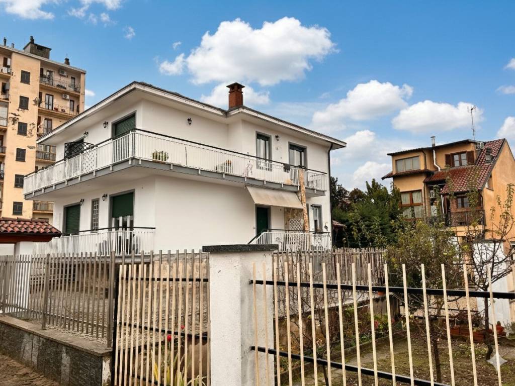 Appartamento a Beinasco in Piazza Vittorio Veneto, 11 - Foto 2