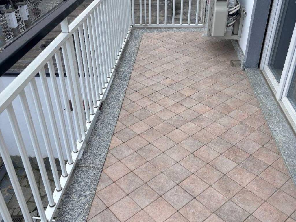 Appartamento a Beinasco in Piazza Vittorio Veneto, 11 - Foto 3