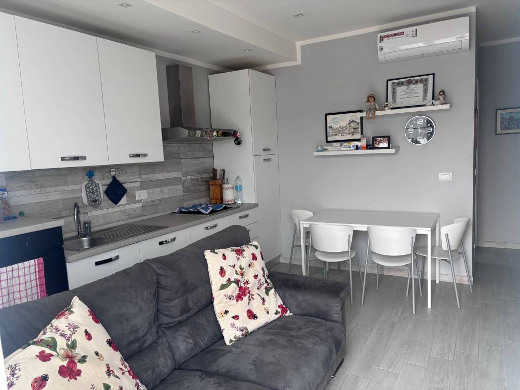 Appartamento a Beinasco in Piazza Vittorio Veneto, 11 - Foto 4