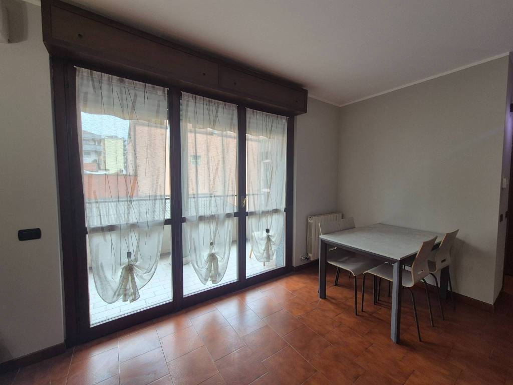 Appartamento a Cinisello balsamo in Via 25 Aprile, 160 - Foto 4