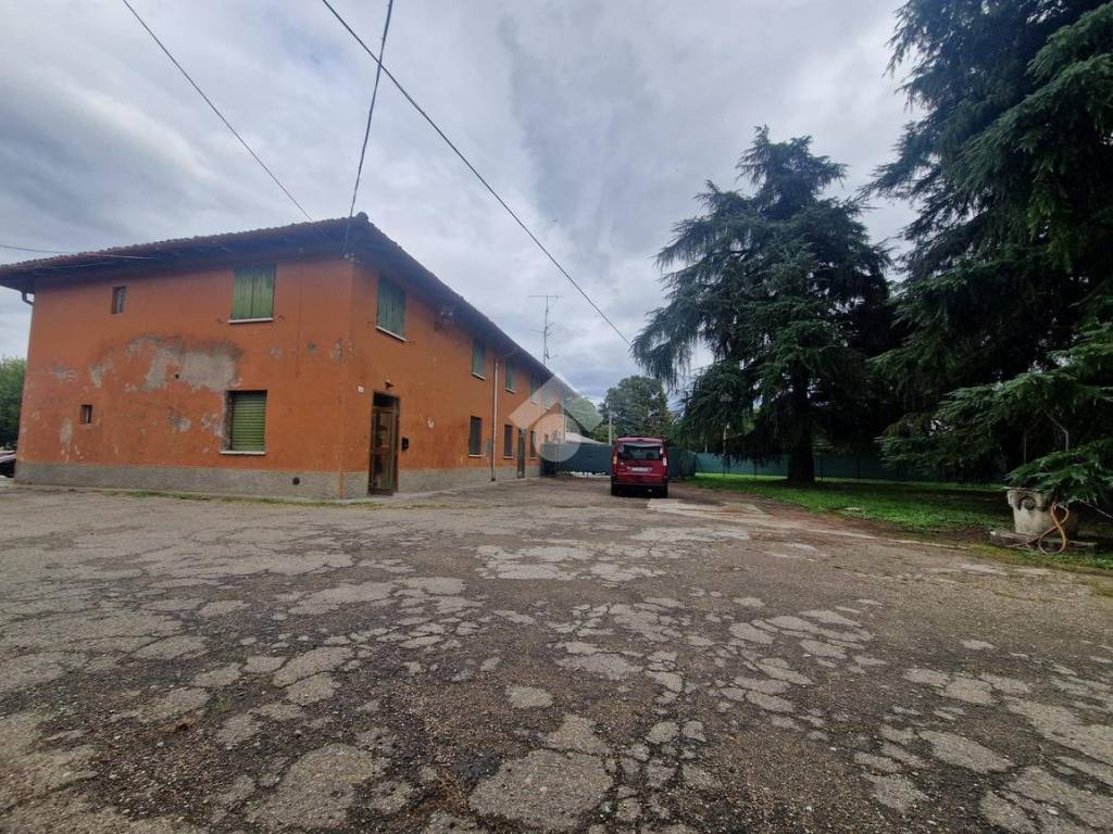 Casa indipendente a Bologna in Via degli stradelli Guelfi, 72 - Foto 2