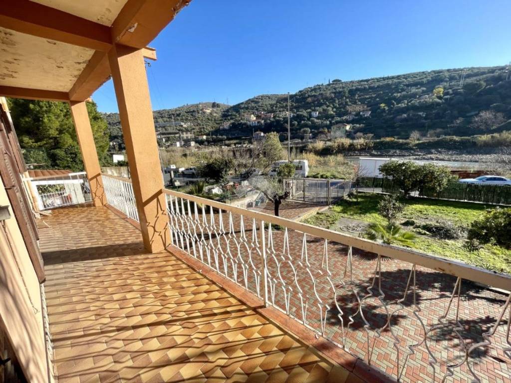 Casa indipendente a Imperia in Via argine destro, 593 - Foto 3