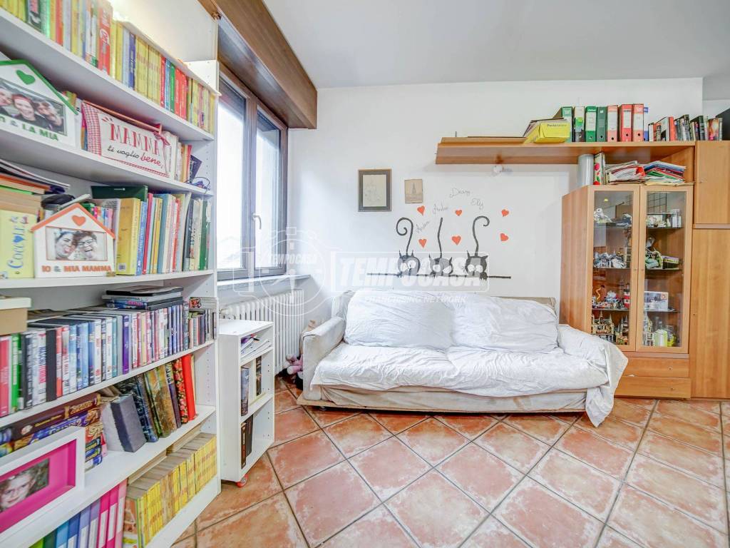 Appartamento a Jerago con orago in Via Cristoforo Colombo 11 - Foto 5