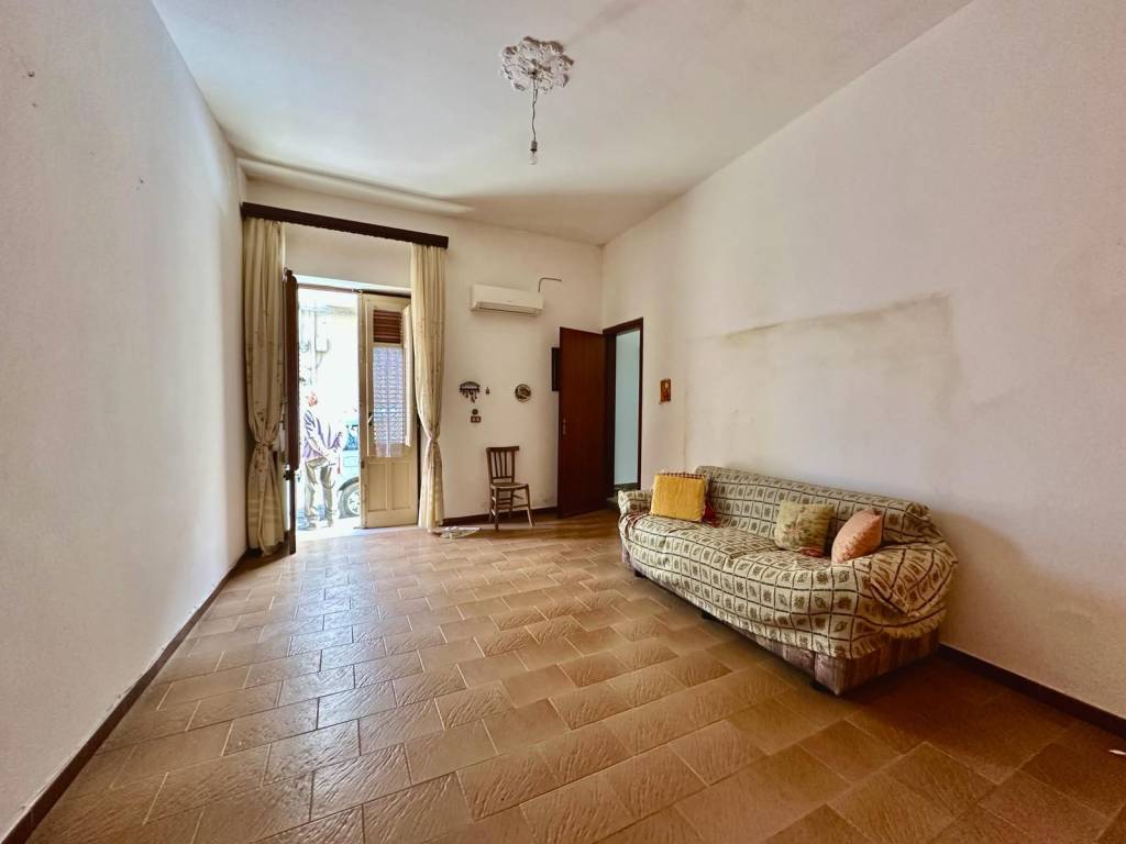 Casa indipendente a Balestrate in Via Pompeo Vannucci - Foto 4