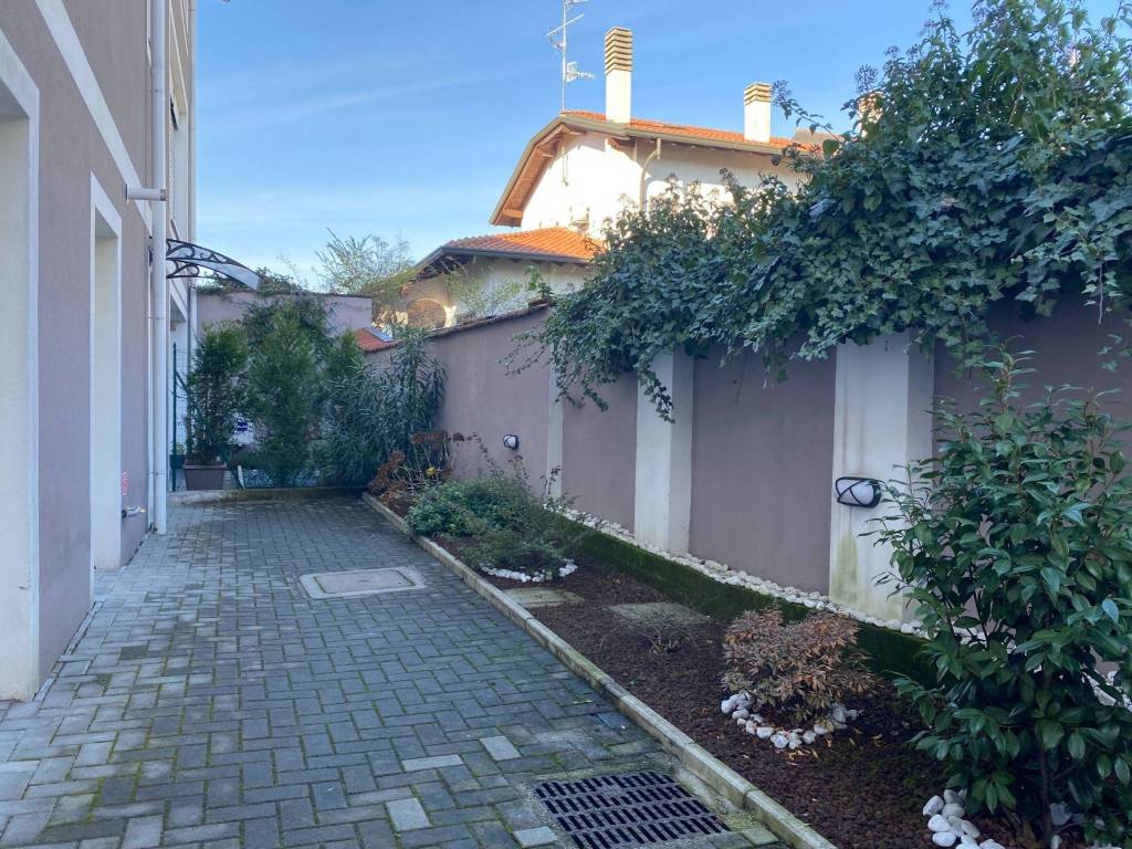 Appartamento a Gallarate in Via Pasubio, 3 - Foto 4