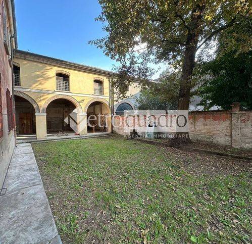 Palazzo / stabile a Ostiglia in Via Ghinosi 28 - Foto 2