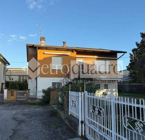 Villa a Ostiglia in Via Progresso 4 - Foto 2