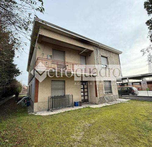 Villa a Ostiglia in Strada Abetone Brennero Est 67 - Foto 4