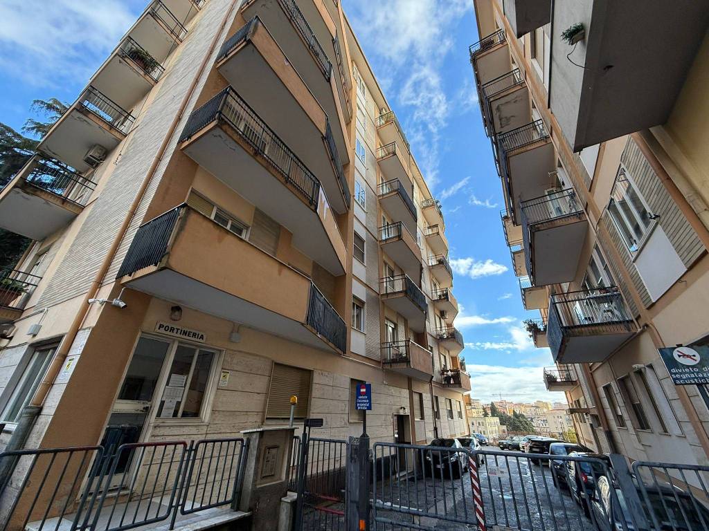 Appartamento a Catanzaro in Via Bruno Chimirri, 27 - Foto 2
