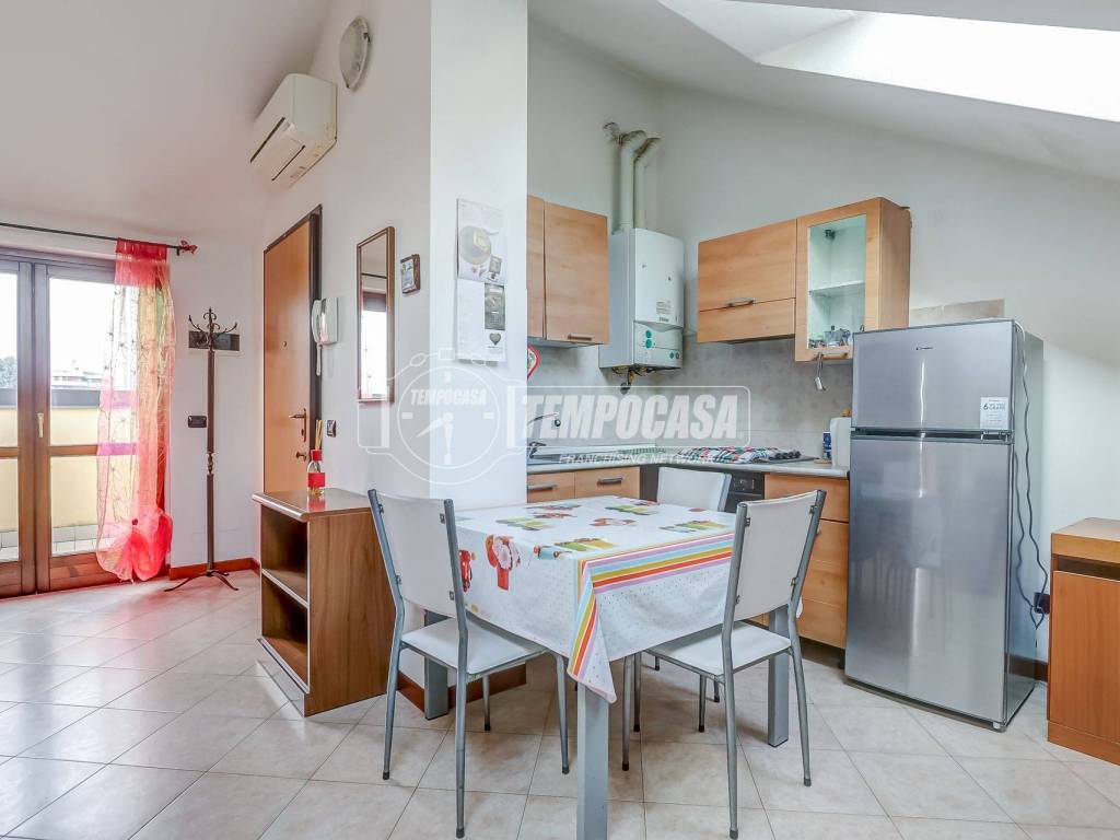 Appartamento a Castano primo in Via Acerbi 37/Bis - Foto 4