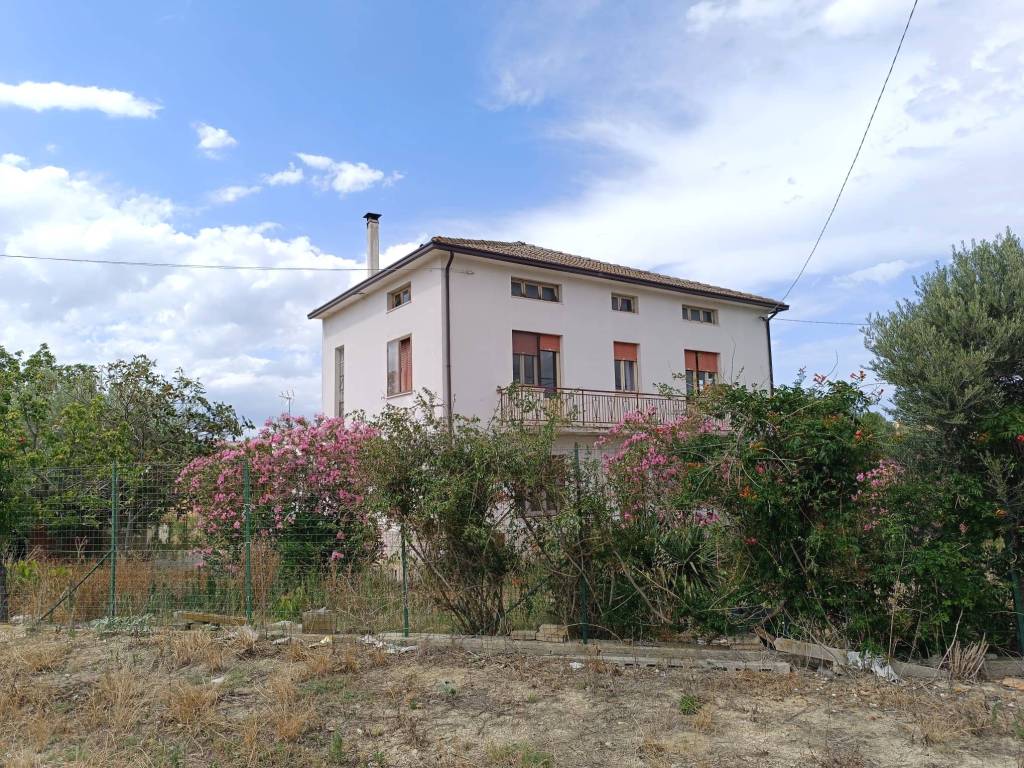 Villa a Sant'eusanio del sangro in Strada Provinciale di Castel Frentano - Foto 3