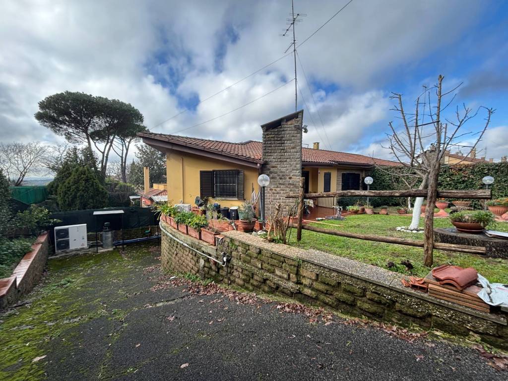 Villa a Castelnuovo di porto in Via Monte Bianco - Foto 3
