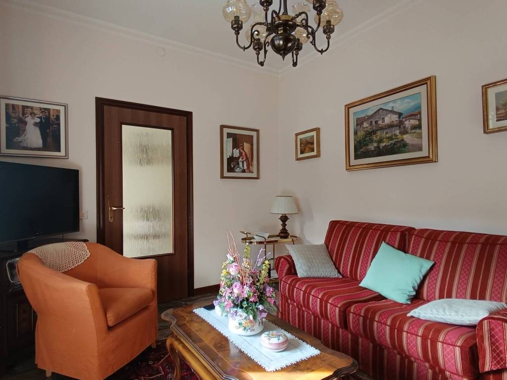 Casa indipendente a Colle umberto in Via John Fitzgerald Kennedy, 25 - Foto 2