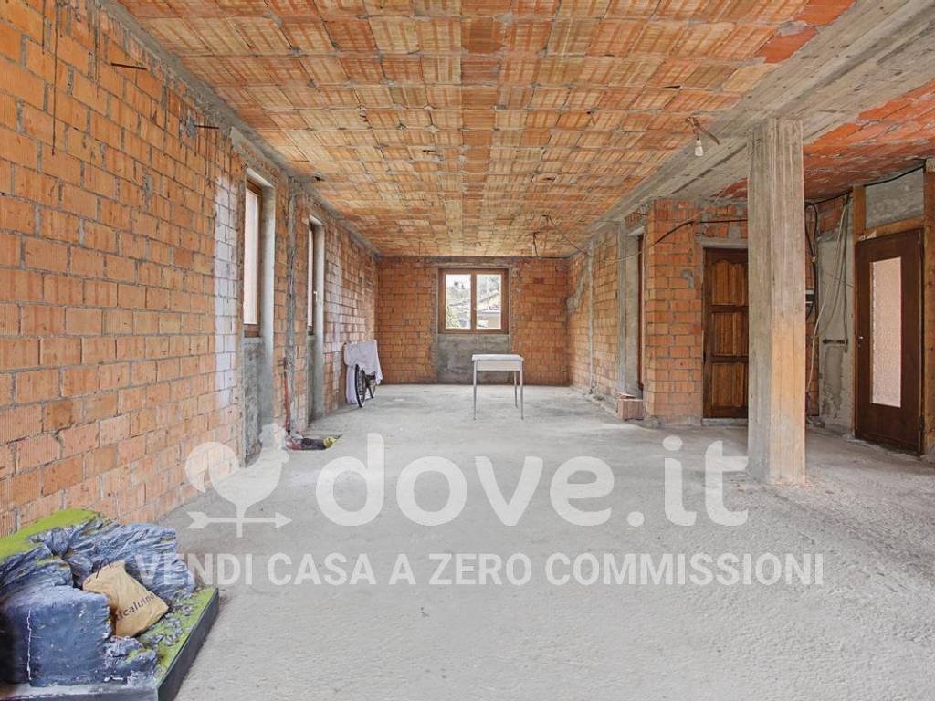Appartamento a Luino in Via Gorizia, 25 - Foto 4