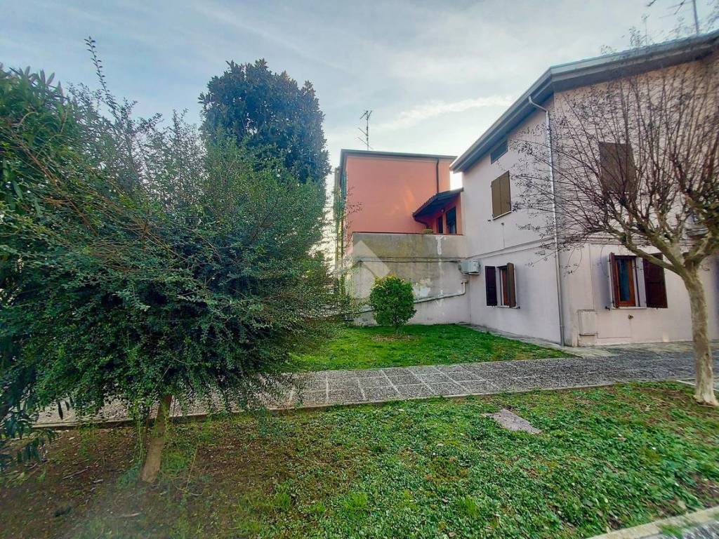 Villetta a schiera a Rolo in VIA ROMA, 125 - Foto 3