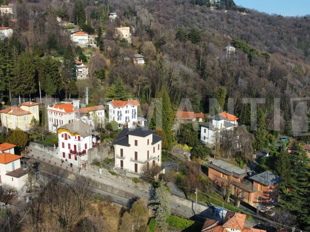 Villa a Brunate in Via Mulattiera per San Maurizio, 2 - Foto 3