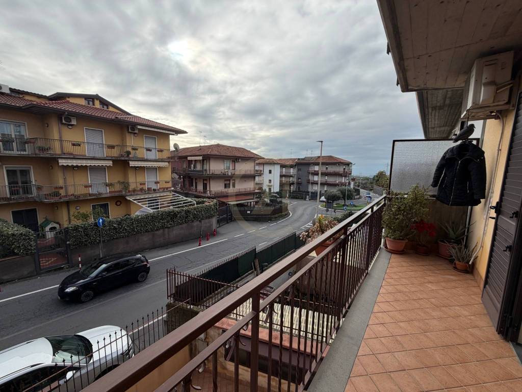 Appartamento a Camporotondo etneo in Viale Papa Giovanni XXIII, 15 - Foto 4