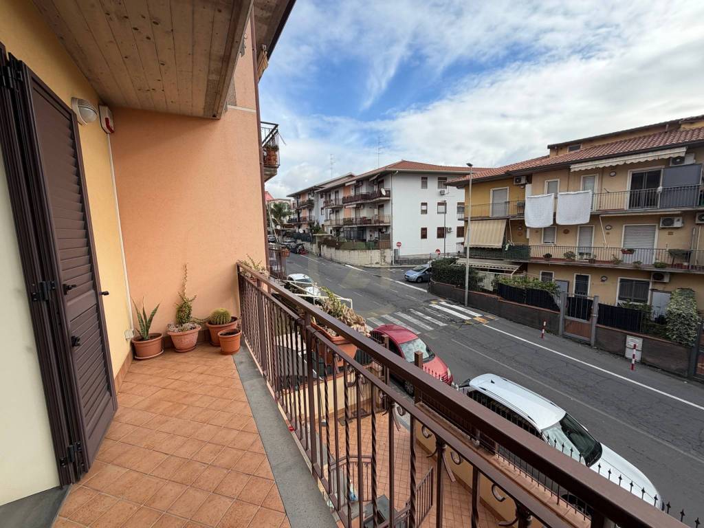 Appartamento a Camporotondo etneo in Viale Papa Giovanni XXIII, 15 - Foto 5