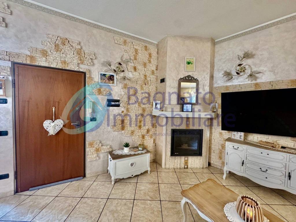 Villa a Novara in Via Melchiorre Langhi, 25 - Foto 2
