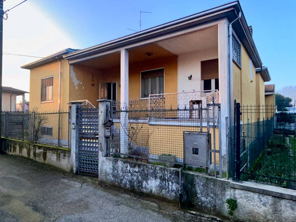 Villa a Dorno in primo maggio, 18 - Foto 2