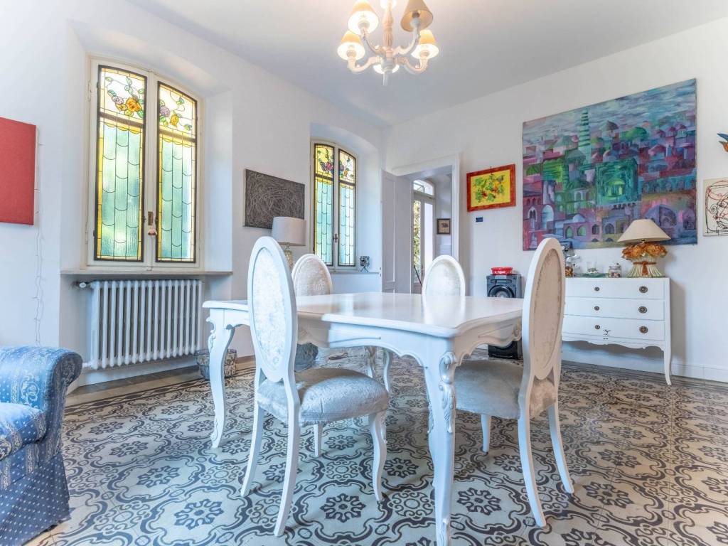 Villa a Castelletto sopra ticino in VIA CAMILLO BENSO CONTE DI CAVOUR, 40 - Foto 3