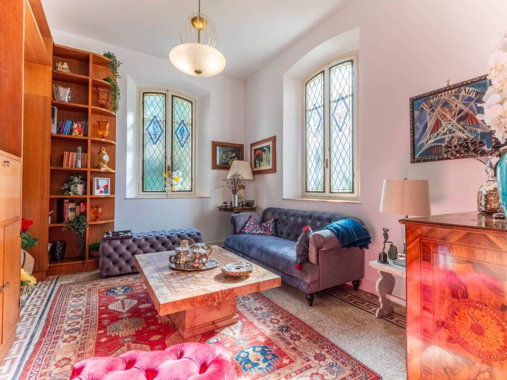 Villa a Castelletto sopra ticino in VIA CAMILLO BENSO CONTE DI CAVOUR, 40 - Foto 4