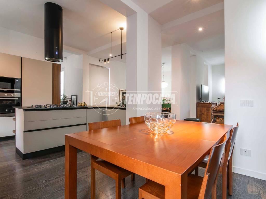 Villa a Saronno in Via Lecco 10 - Foto 2