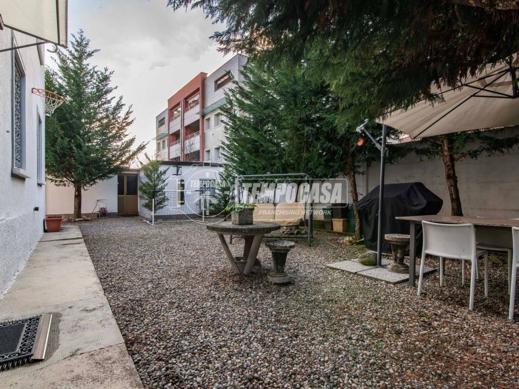 Villa a Saronno in Via Lecco 10 - Foto 5