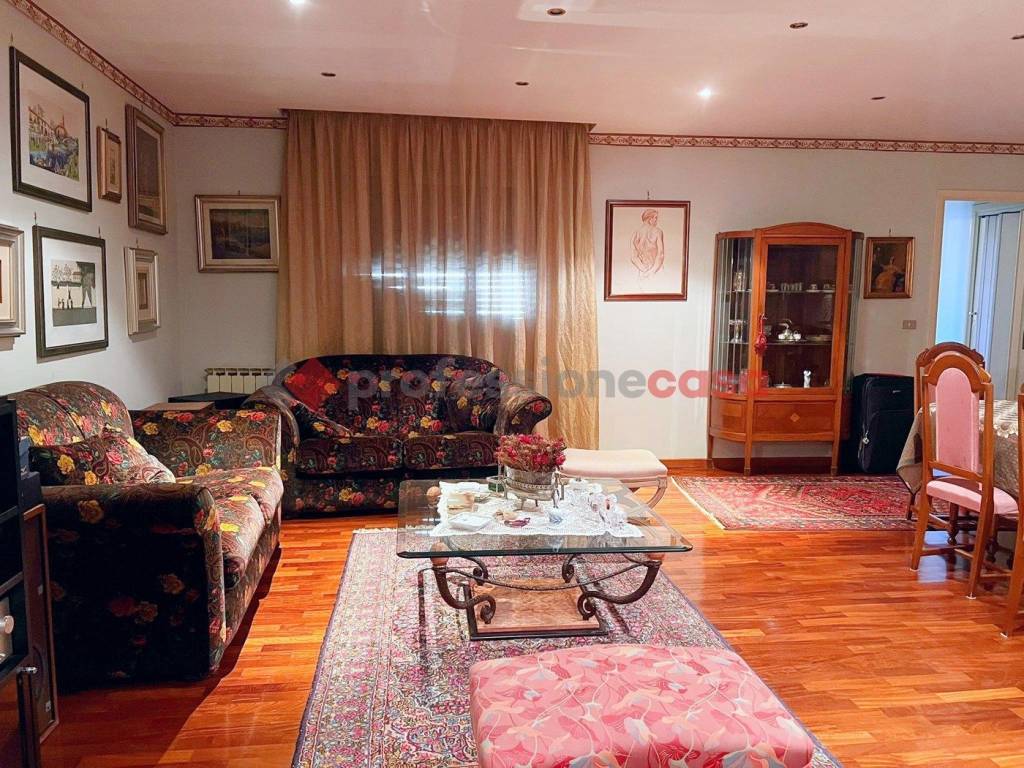 Appartamento a Gravina di catania in Via Vitaliano Brancati, 28 - Foto 3