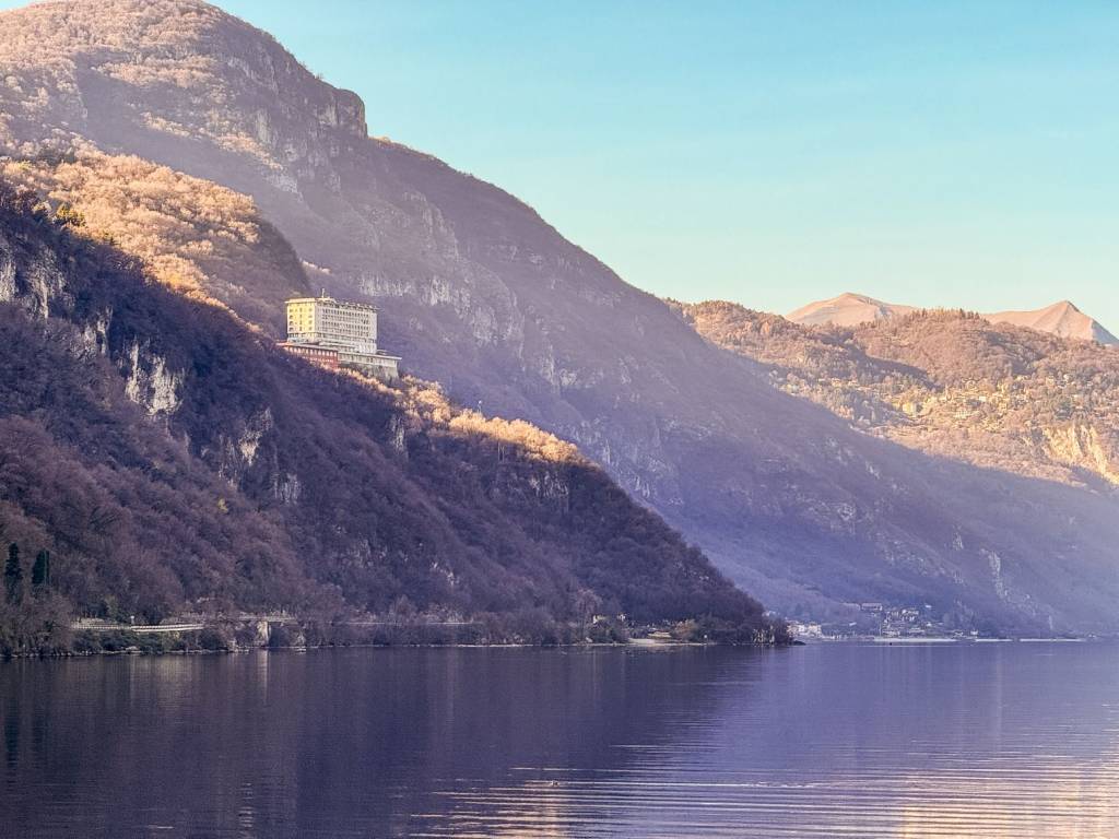 Appartamento a Valbrona in Via Milano, 35 - Foto 2