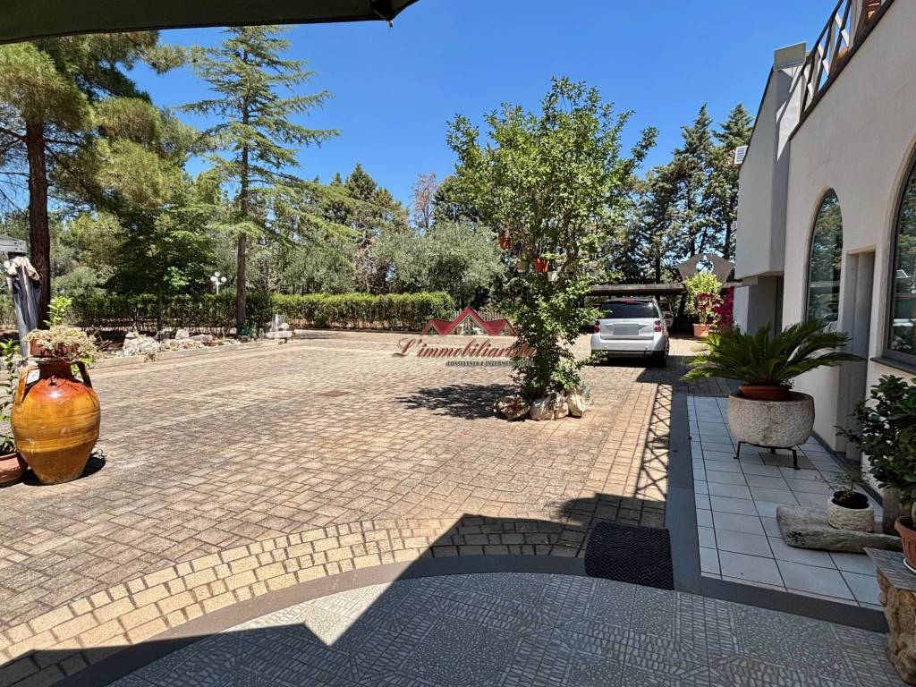 Villa a Cassano delle murge in Strada Provinciale di Cassano - Foto 5