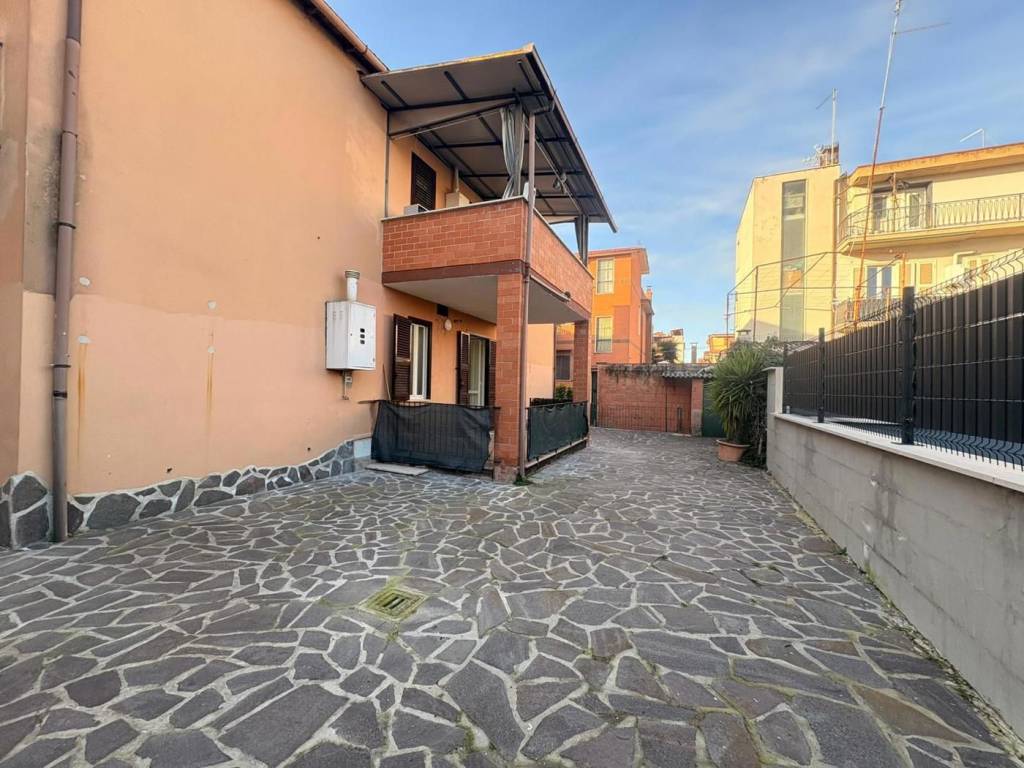Appartamento a Guidonia montecelio in Via Cesare Battisti, 41 - Foto 3
