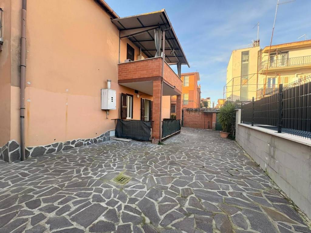 Appartamento a Guidonia montecelio in Via Cesare Battisti, 41 - Foto 4