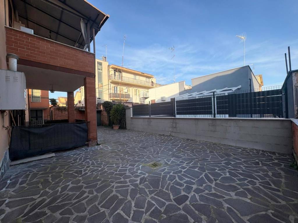 Appartamento a Guidonia montecelio in Via Cesare Battisti, 41 - Foto 5
