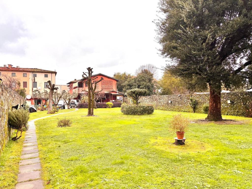 Villetta a schiera a Lucca in Via per Corte Tognetti Prima, 258 - Foto 2