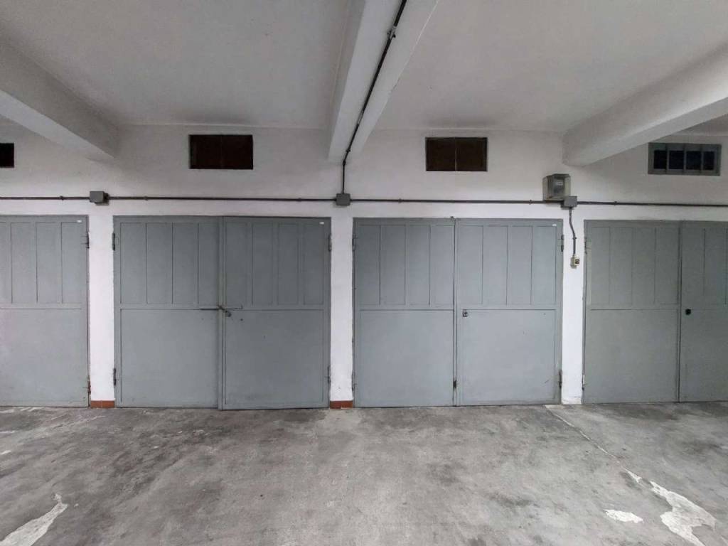Box / garage a Grugliasco in via Quarto dei Mille 20 - Foto 2