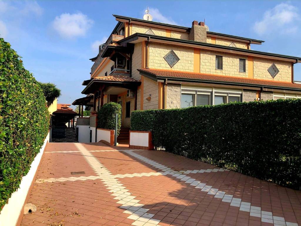 Villetta a schiera a Giugliano in campania in Via Vicinale Massariola, 28 - Foto 2