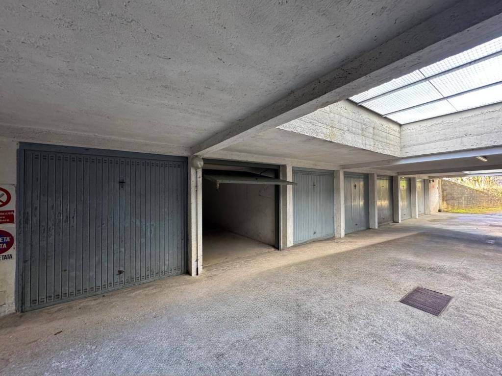 Box / garage a Clusone in Via Geremia Bonomelli, 4 - Foto 2