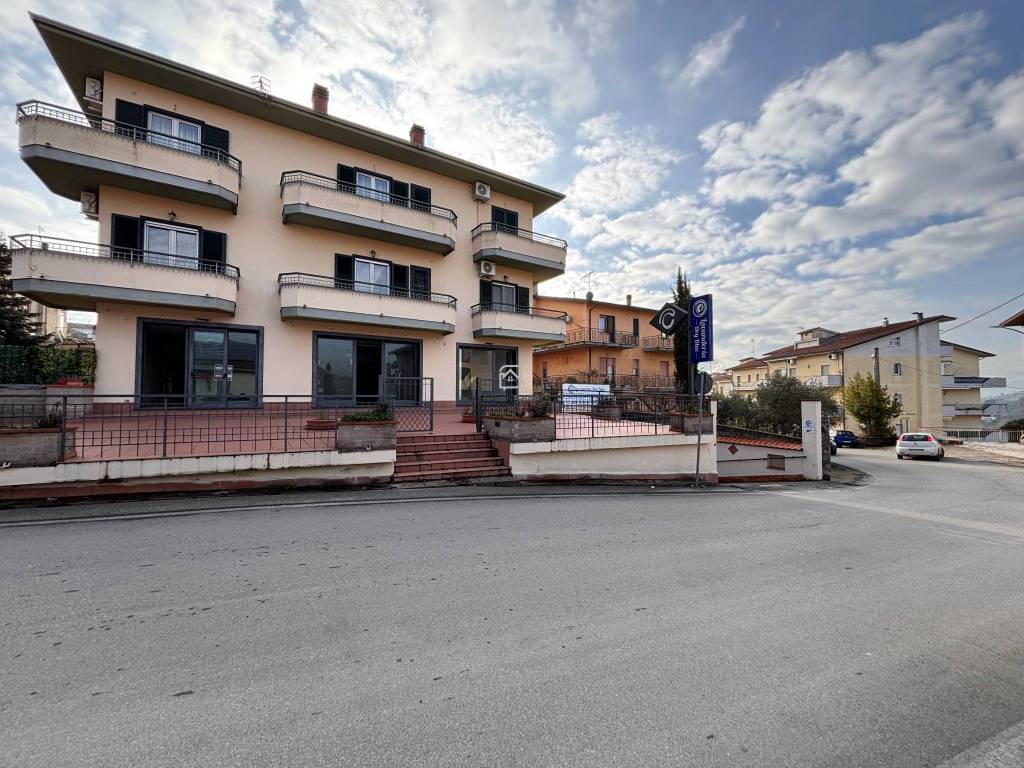 Immobile a Ariano irpino in Via Villa Caracciolo - Foto 2