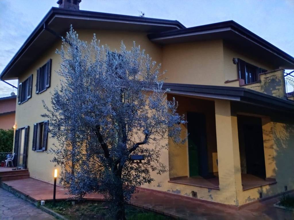 Villa a Uzzano - Foto 2