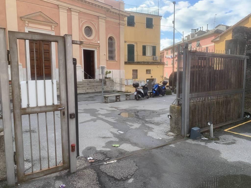 Box / garage a Genova in Via Chiesa di Rivarolo - Foto 3