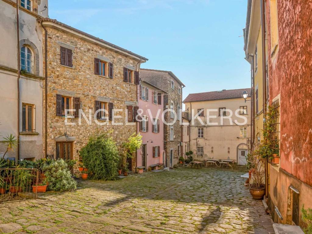 Casa indipendente a Luni in Piazza della Chiesa - Foto 2